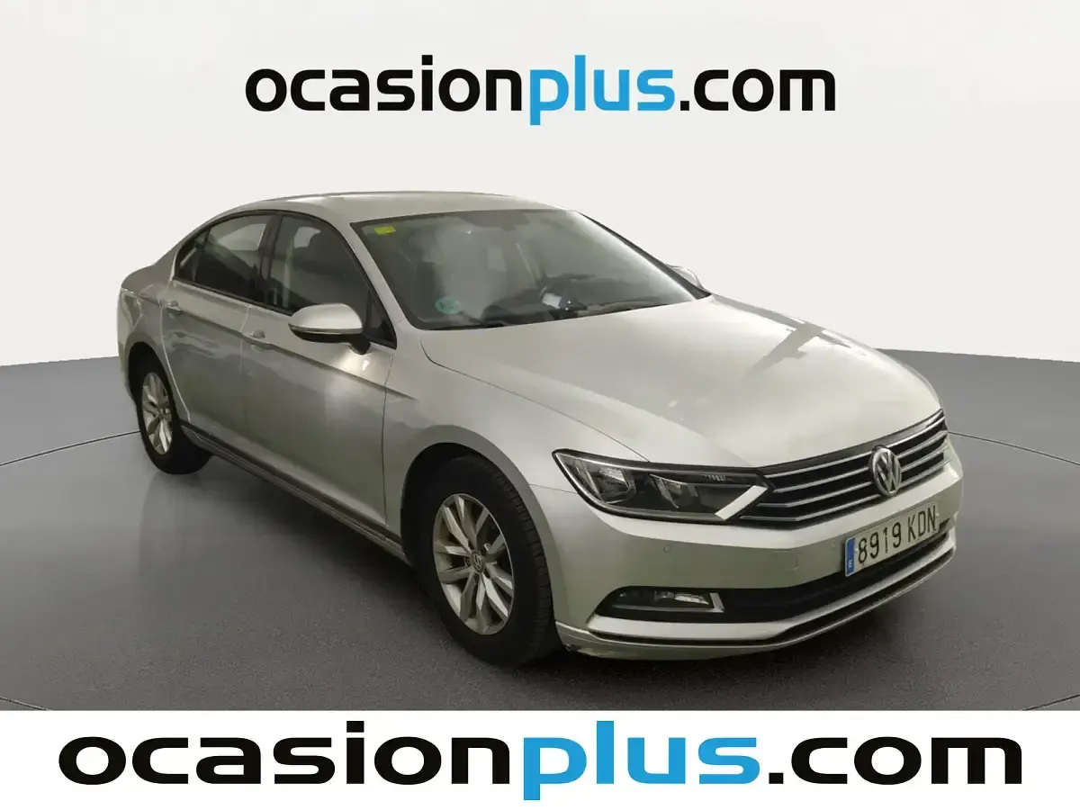 Usado VW Passat Edition 120 CV (88 kW) 2017 Plateado Berlina