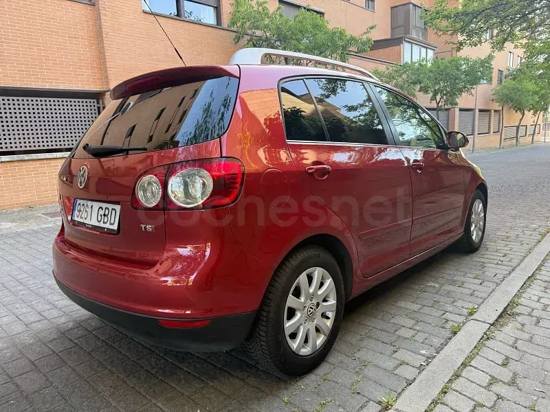 Usado VW Golf Plus Highline 122 CV (89 kW) 2008 Granate Monovolumen