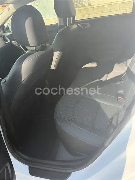 Usado Kia Ceed 136 CV (100 kW) 2019 Blanco Utilitario
