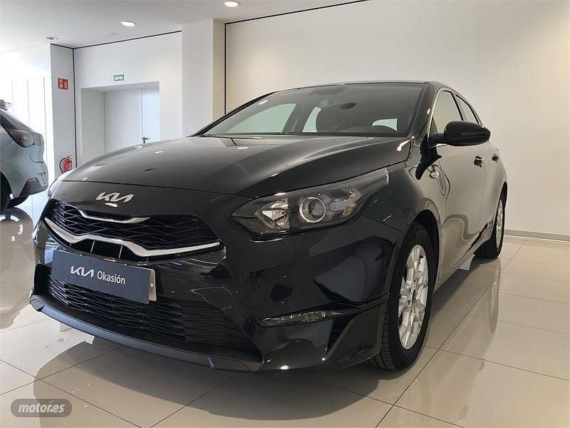 Negro Usado 2023 Kia Ceed Utilitario | 17.490 € (Precio justo) - Imagen 1/4