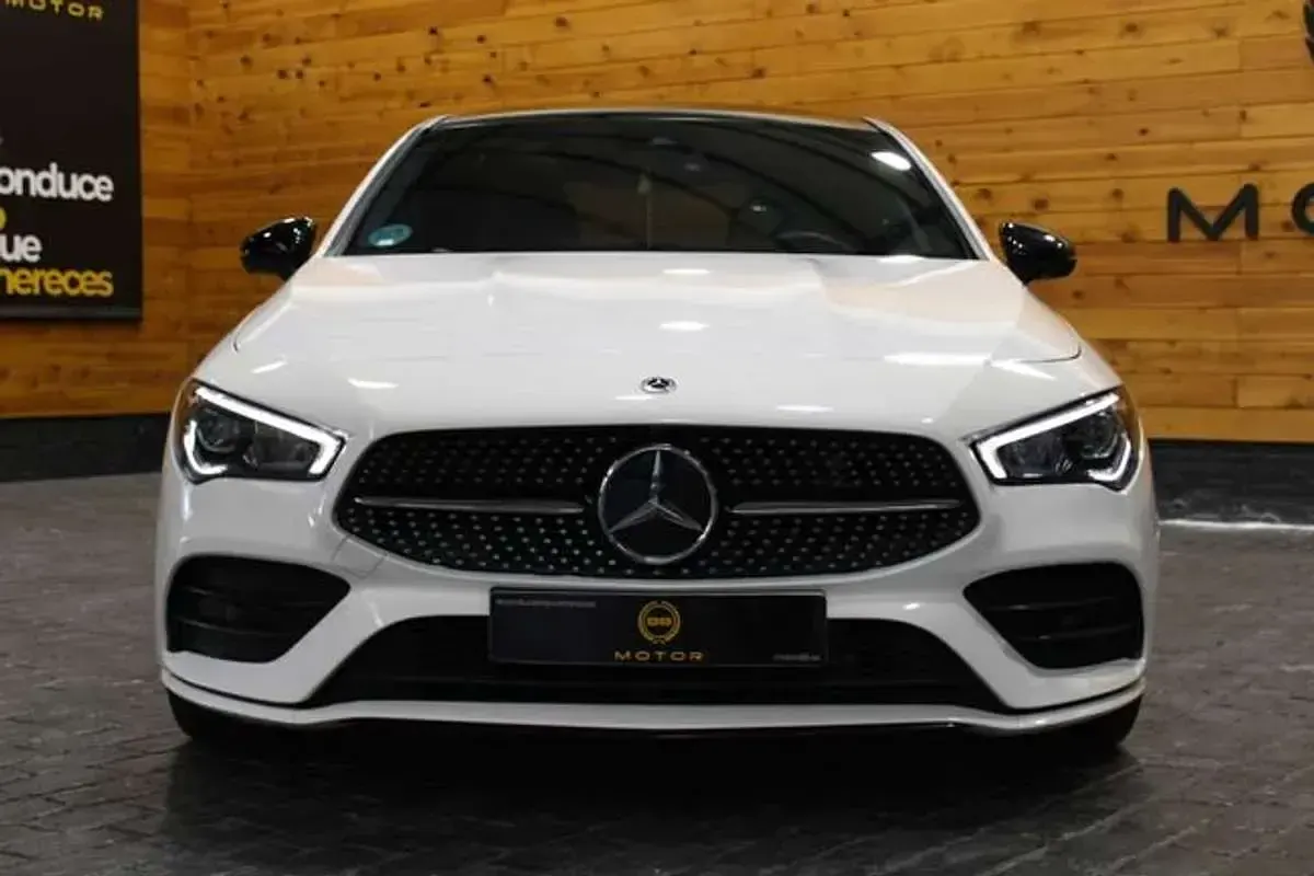 Usado Mercedes CLA200 163 CV (119 kW) 2023 Blanco Coupe