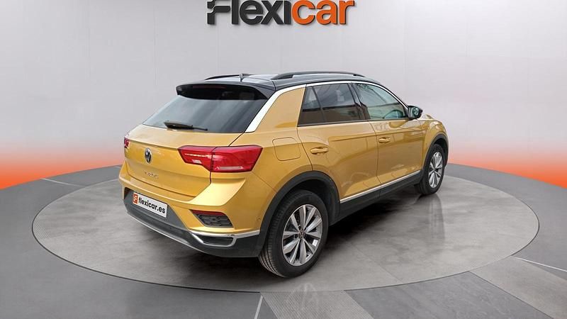 Usado VW T-Roc Advance 150 CV (110 kW) 2021 Amarillo SUV