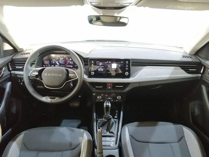Usado Skoda Kamiq Selection 115 CV (84 kW) 2025 Blanco SUV