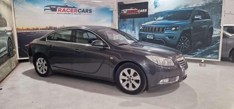 Gris Usado 2010 Opel Insignia Edition Berlina | 6995 € (Precio justo) - Imagen 1/4