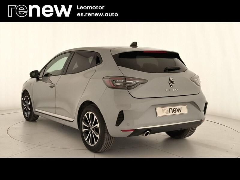 Begagnad Renault Clio V Techno 100 HK (73 kW) 2025 Grå Sedan