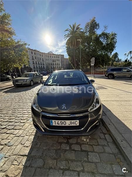 Usado Peugeot 208 Access 82 CV (60 kW) 2015 Gris / plata Utilitario
