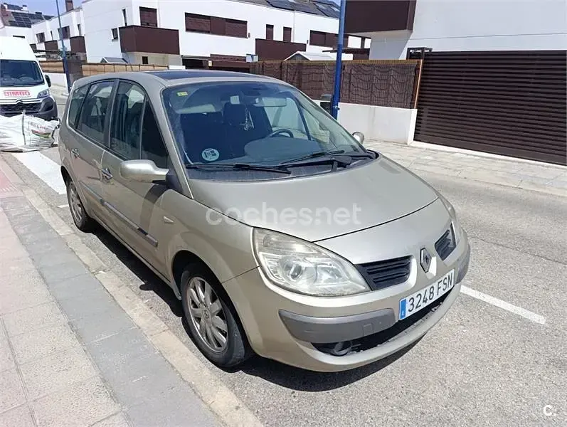 Usado Renault Grand Scénic II Dynamique 130 CV (95 kW) 2007 Beige Monovolumen
