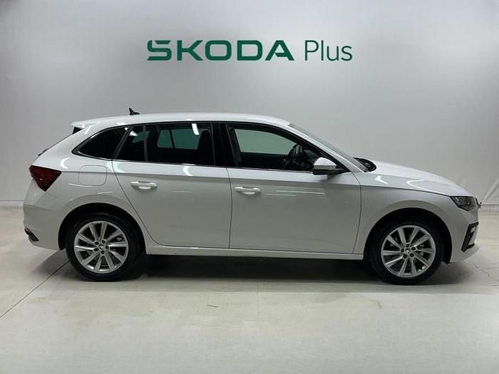 Usado Skoda Scala Selection 115 CV (84 kW) 2024 Blanco Utilitario