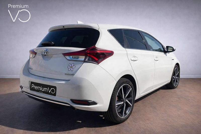 Usado Toyota Auris Hybrid Edition 136 CV (100 kW) 2018 Blanco Utilitario