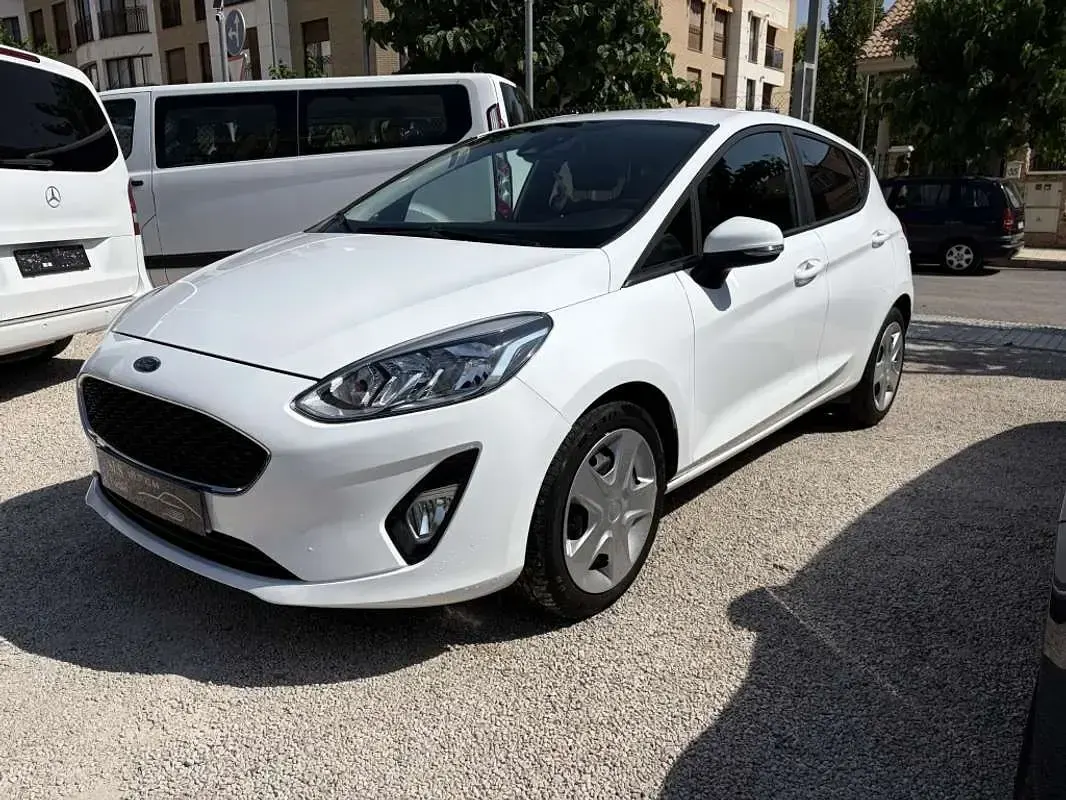Usado Ford Fiesta Active 86 CV (63 kW) 2019 Blanco Utilitario