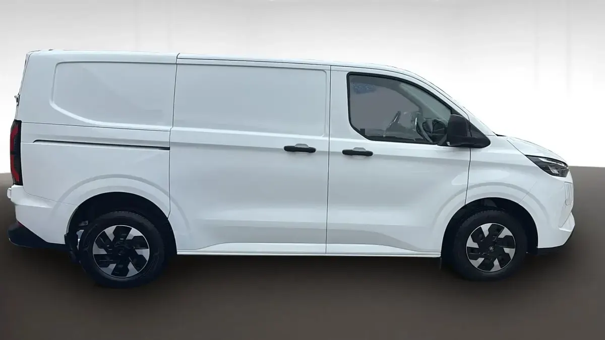 Usado Ford E-Transit Trend 100 kW (136 CV) 2025 Frozen white Van