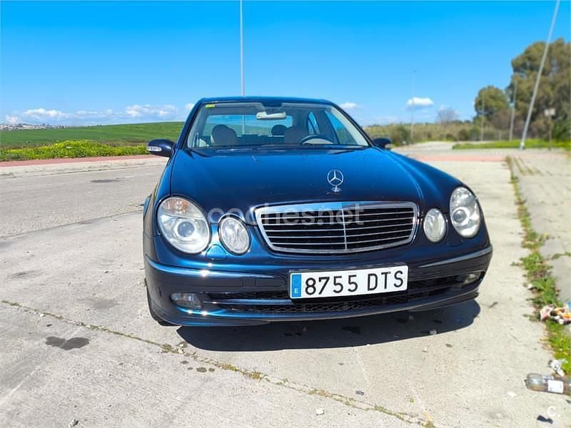 Usado Mercedes E320 Avantgarde 204 CV (150 kW) 2006 Azul Berlina