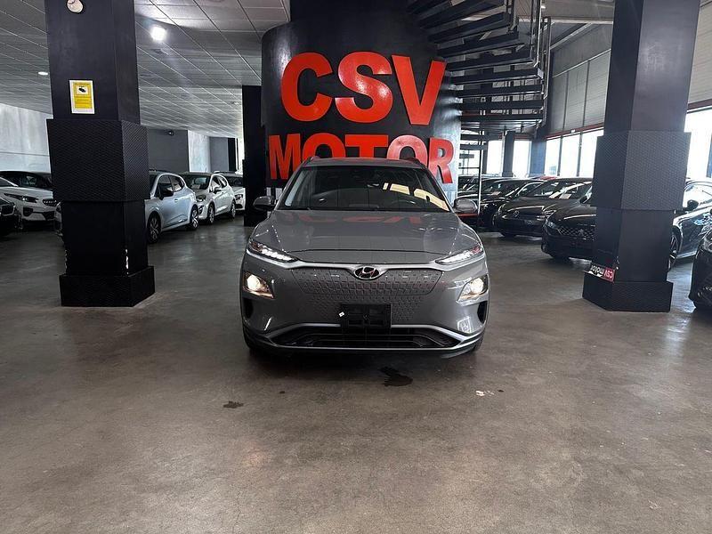 Usado Hyundai Kona 100 kW (137 CV) 2021 Gris SUV