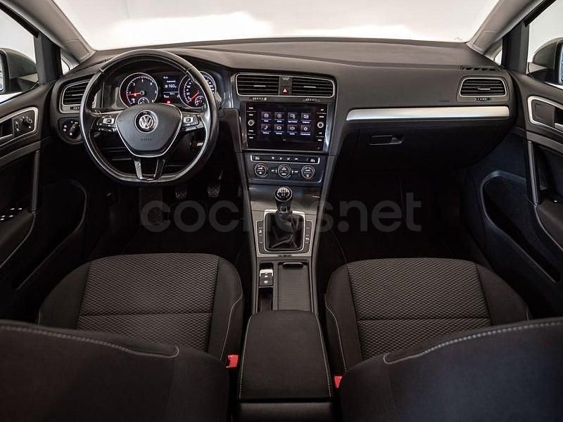 Usado VW Golf VII Business 115 CV (84 kW) 2019 Gris / plata Berlina