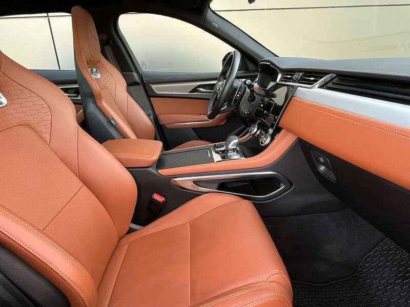 Usado Jaguar F-Pace R-Dynamic 204 CV (150 kW) 2024 Azul SUV