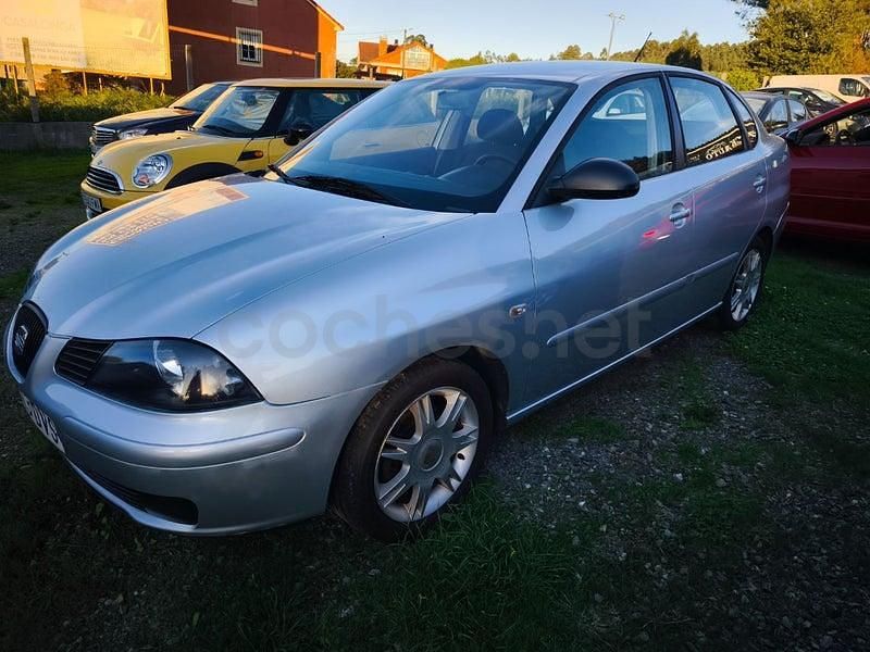 Usado Seat Cordoba Reference 80 CV (58 kW) 2006 Gris / plata Berlina