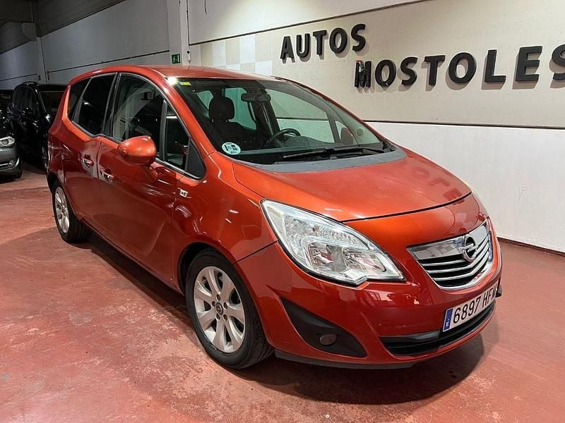 Usado Opel Meriva Excellence 110 CV (80 kW) 2011 Naranja Monovolumen