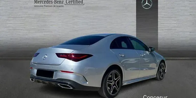 Usado Mercedes CLA250e 218 CV (160 kW) 2025 Plata Berlina