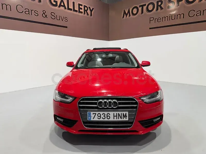 Usado Audi A4 143 CV (105 kW) 2012 Rojo Familiar