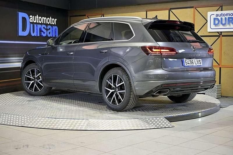 Usado VW Touareg 290 CV (213 kW) 2021 Gris SUV