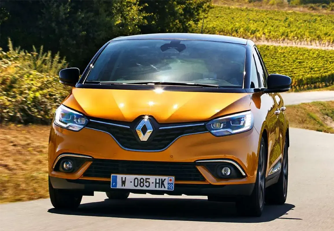 Usado Renault Scénic IV Intens 110 CV (80 kW) 2017 Blanco Monovolumen