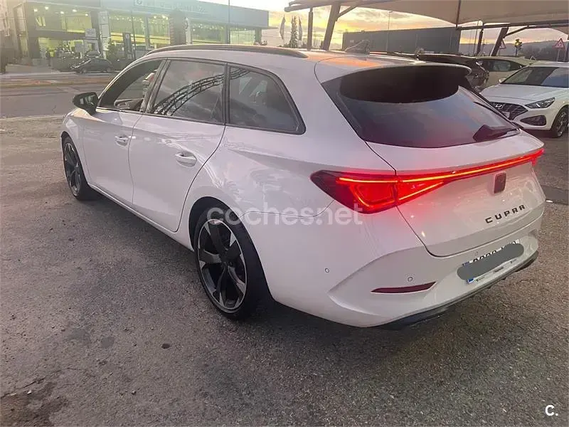 Usado Cupra Leon 150 CV (110 kW) 2023 Blanco Familiar