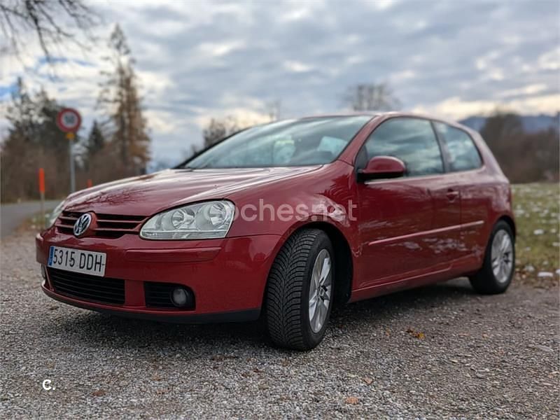 Granate Usado 2004 VW Golf IV Advance Berlina | 4500 € (Un poco caro) - Imagen 1/4