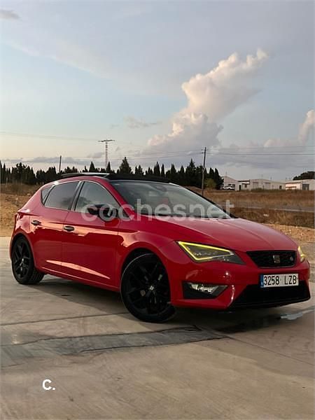 Usado Seat Leon FR 150 CV (110 kW) 2013 Rojo Berlina