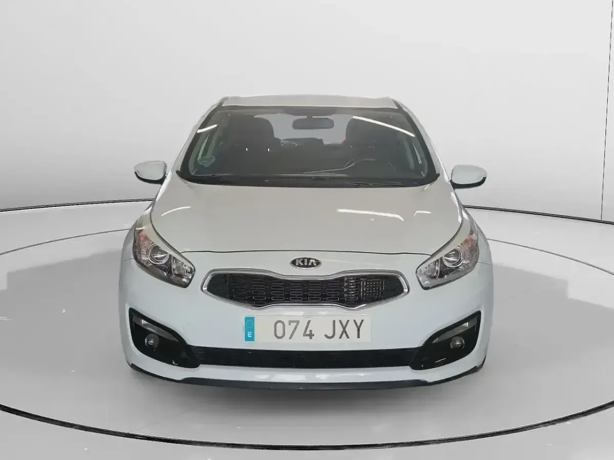 Occasion Kia Ceed Plus 90 PK (66 kW) 2017 Wit Hatchback