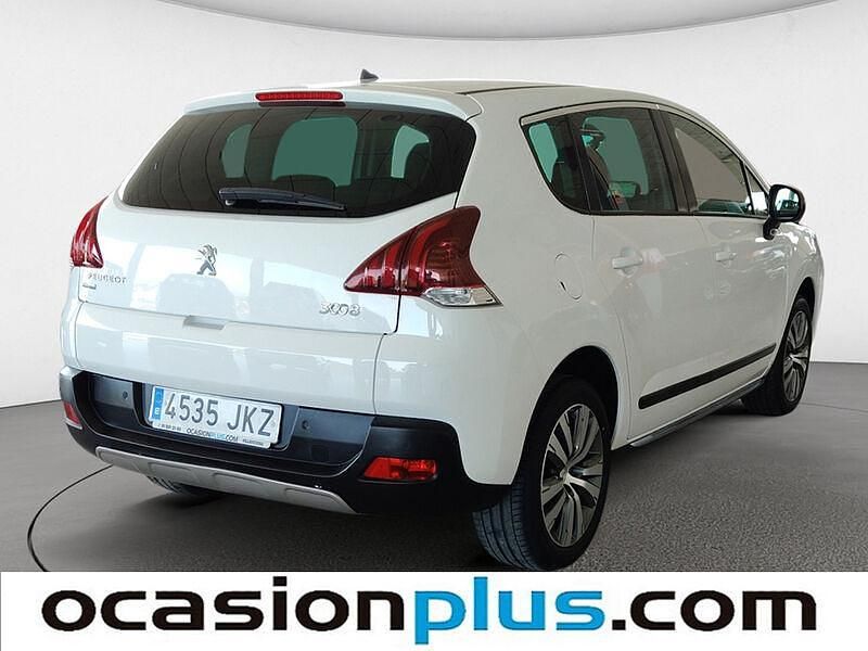 Usado Peugeot 3008 Style 131 CV (96 kW) 2015 Blanco Monovolumen