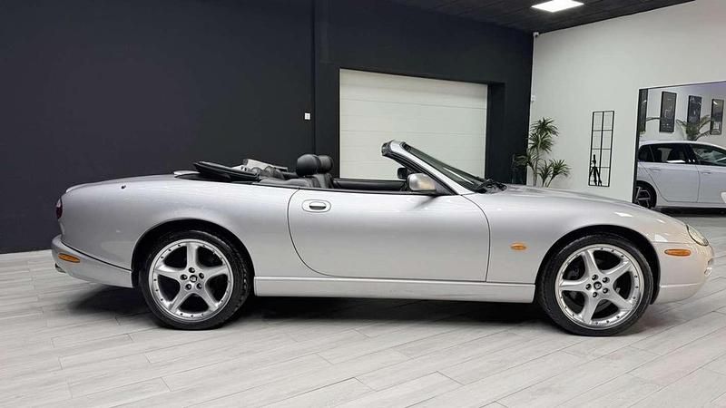 Usado Jaguar XK8 300 CV (220 kW) 2005 Gris Descapotable
