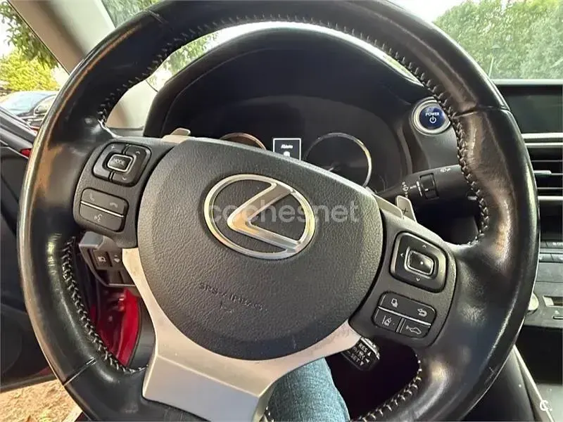 Usado Lexus IS300h Executive Line 223 CV (164 kW) 2017 Rojo Berlina