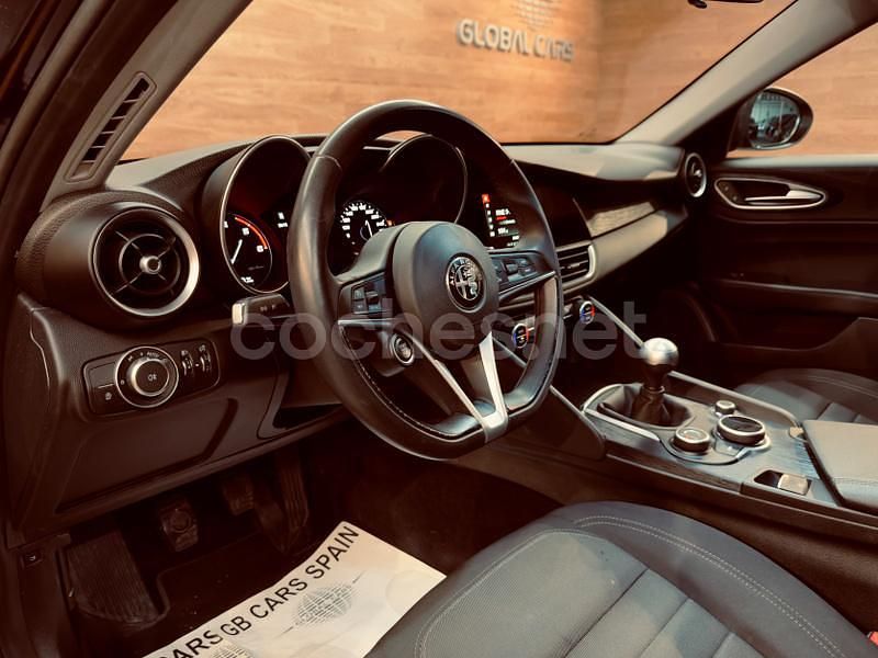 Usado Alfa Romeo Giulia 136 CV (100 kW) 2019 Negro Berlina