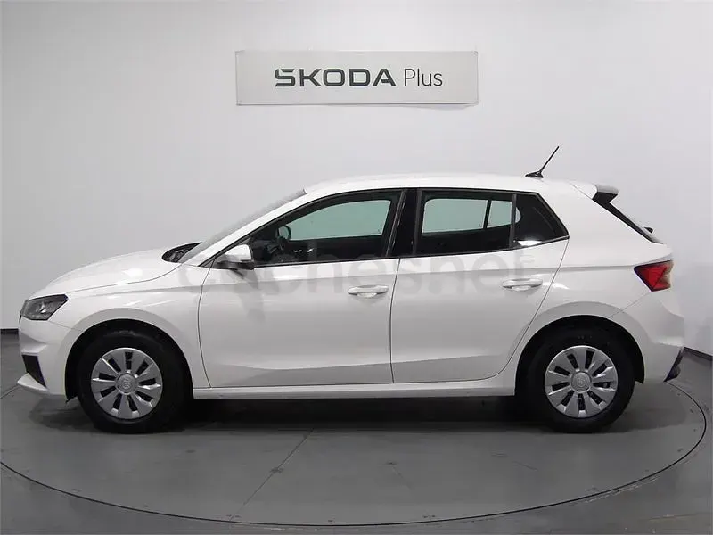 Usado Skoda Fabia Ambition 80 CV (58 kW) 2023 Blanco Utilitario
