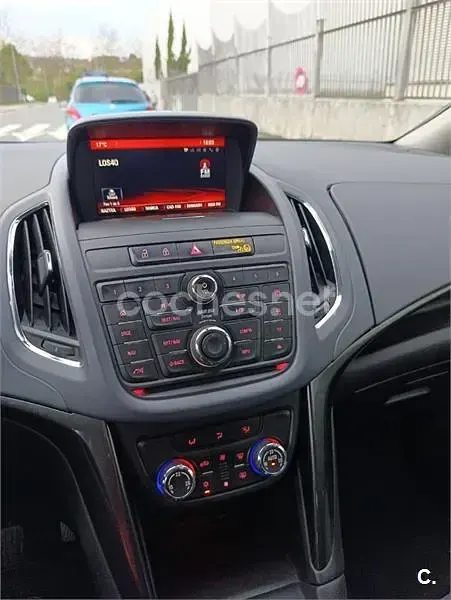 Usado Opel Zafira Tourer Excellence 136 CV (100 kW) 2014 Negro Monovolumen