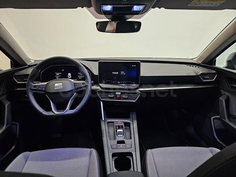 Usado Seat Leon Style 116 CV (85 kW) 2025 Gris / plata Berlina