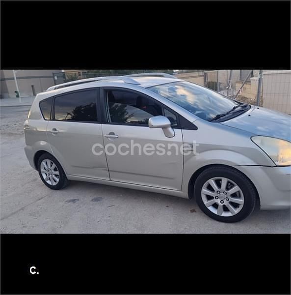 Usado Toyota Corolla Verso Sol 116 CV (85 kW) 2004 Gris / plata Monovolumen