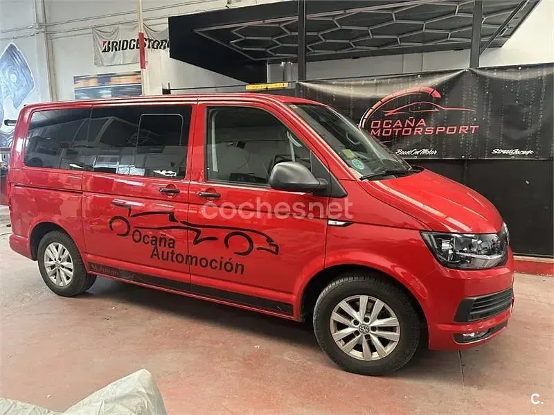 Usado VW Multivan 114 CV (83 kW) 2019 Rojo Monovolumen