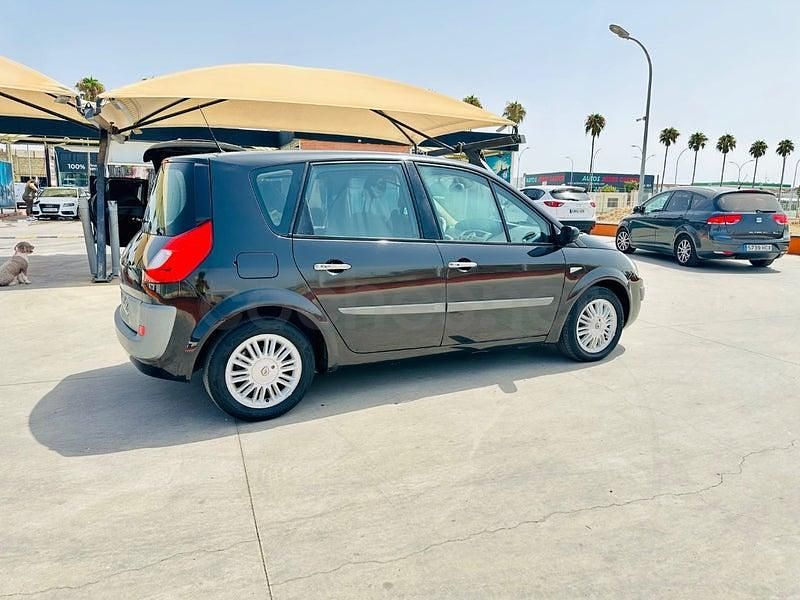 Usado Renault Scénic II Dynamique 105 CV (77 kW) 2008 Negro Monovolumen