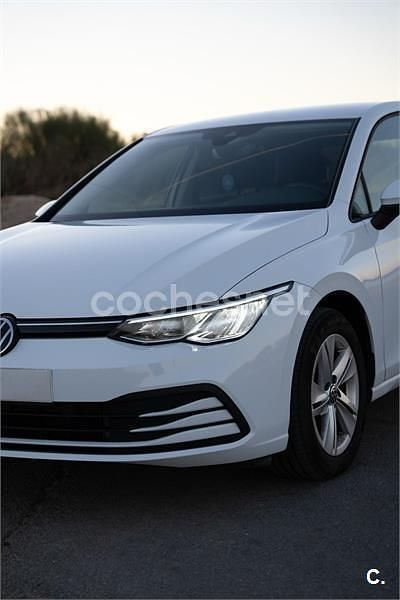 Usado VW Golf VIII Life 115 CV (84 kW) 2022 Blanco Berlina
