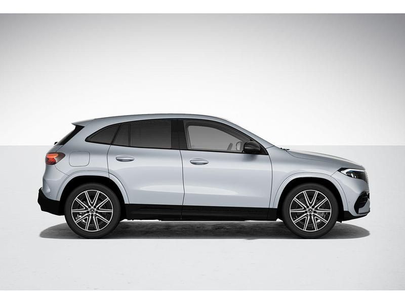 Usado Mercedes EQA250+ AMG line 139 kW (190 CV) 2024 Hightechsilver  metallic paint SUV