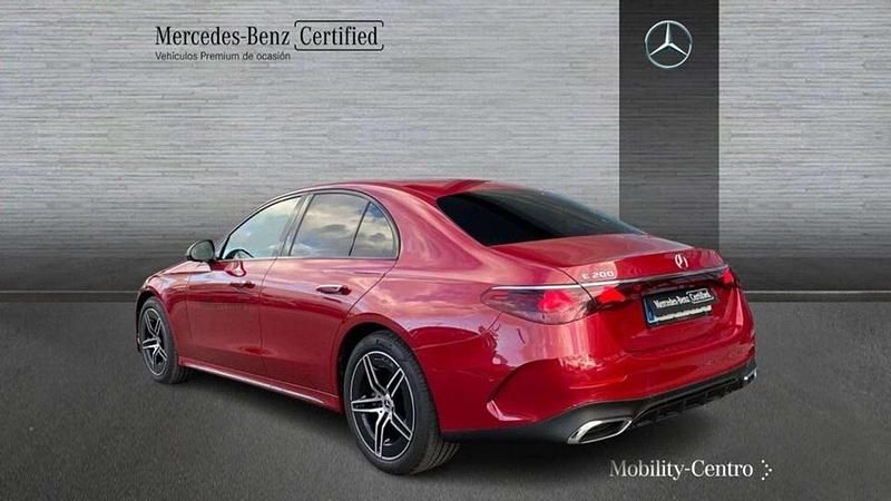 Usado Mercedes E200 207 CV (152 kW) 2025 Rojo Berlina