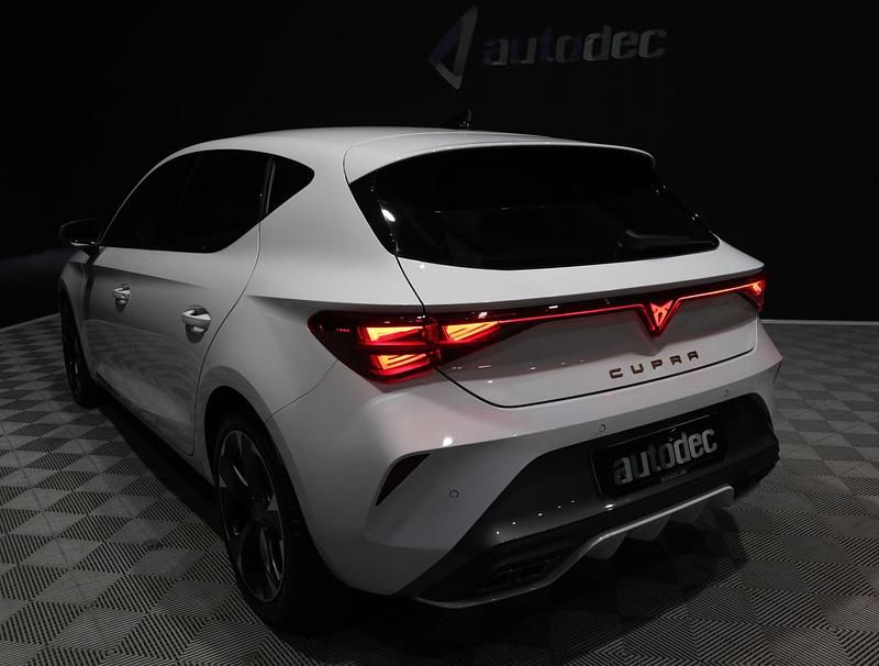 Usado Cupra Leon 150 CV (110 kW) 2025 Blanco