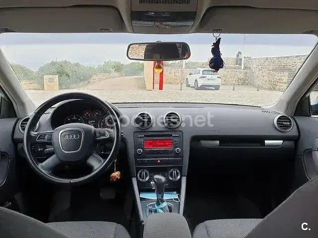 Usado Audi A3 Attraction 140 CV (102 kW) 2010 Azul Utilitario