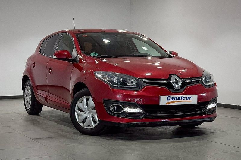 Usado Renault Mégane III Intens 115 CV (84 kW) 2015 Granate