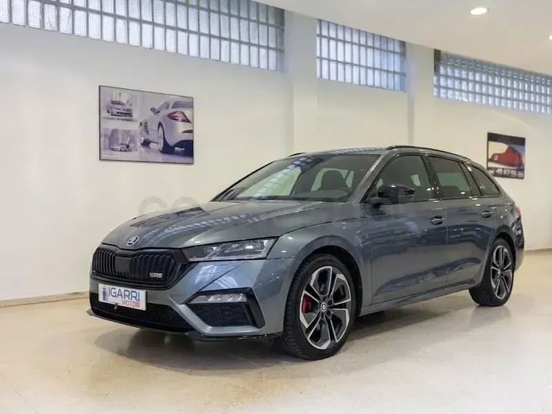 Usado Skoda Octavia RS 245 HP (180 kW) 2024 Cinzento Carrinha