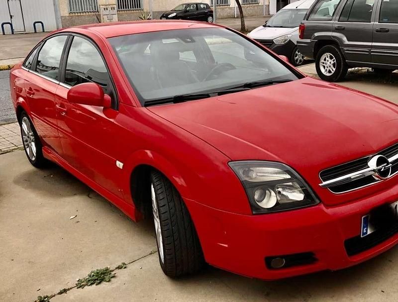 Usado Opel Vectra GTS Elegance 177 CV (130 kW) 2004 Rojo Berlina