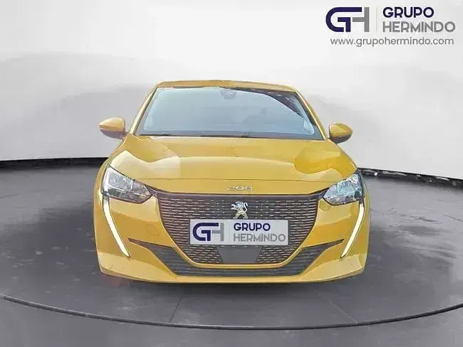 Usado Peugeot e-208 Allure 100 kW (136 CV) 2020 Amarillo Utilitario