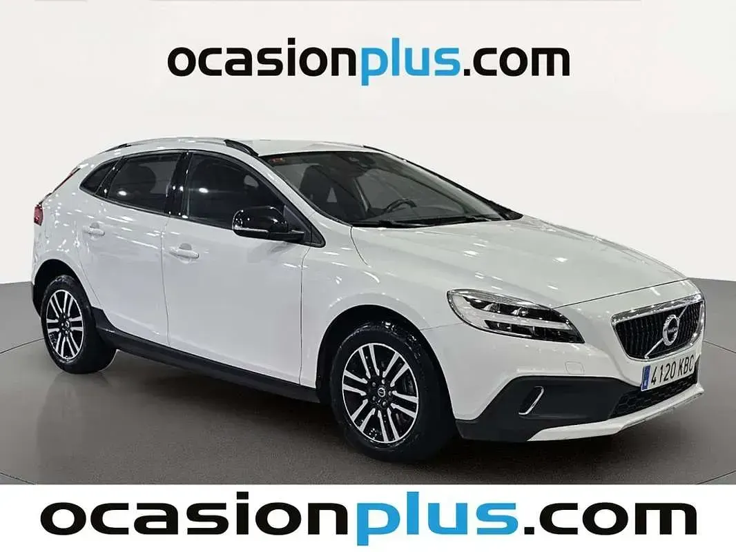 Usado Volvo V40 Momentum 120 CV (88 kW) 2017 Blanco SUV