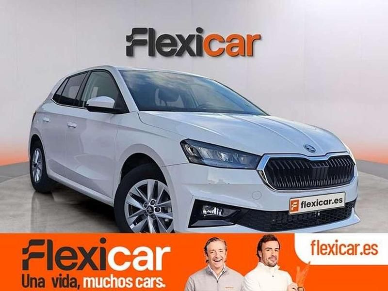 Usado Skoda Fabia Selection 95 CV (69 kW) 2025 Blanco Utilitario
